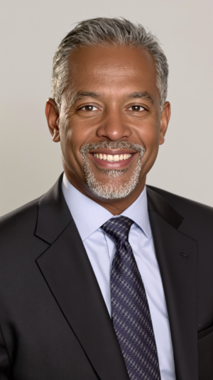 foto homem depoimento site 300x533